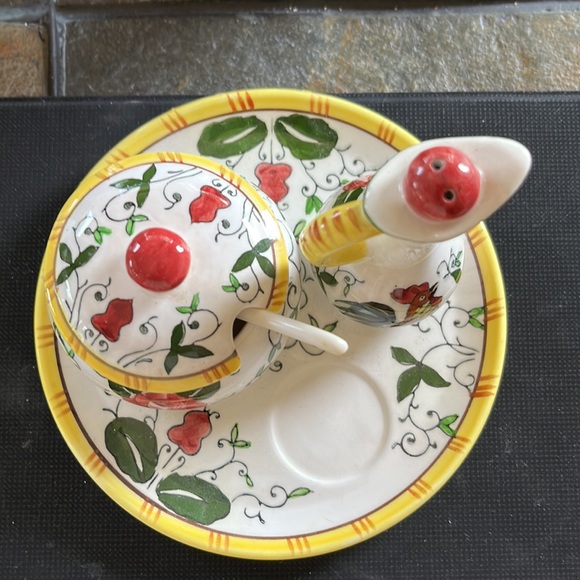 Rooster and Roses Condiment Set - Picture 2 of 7
